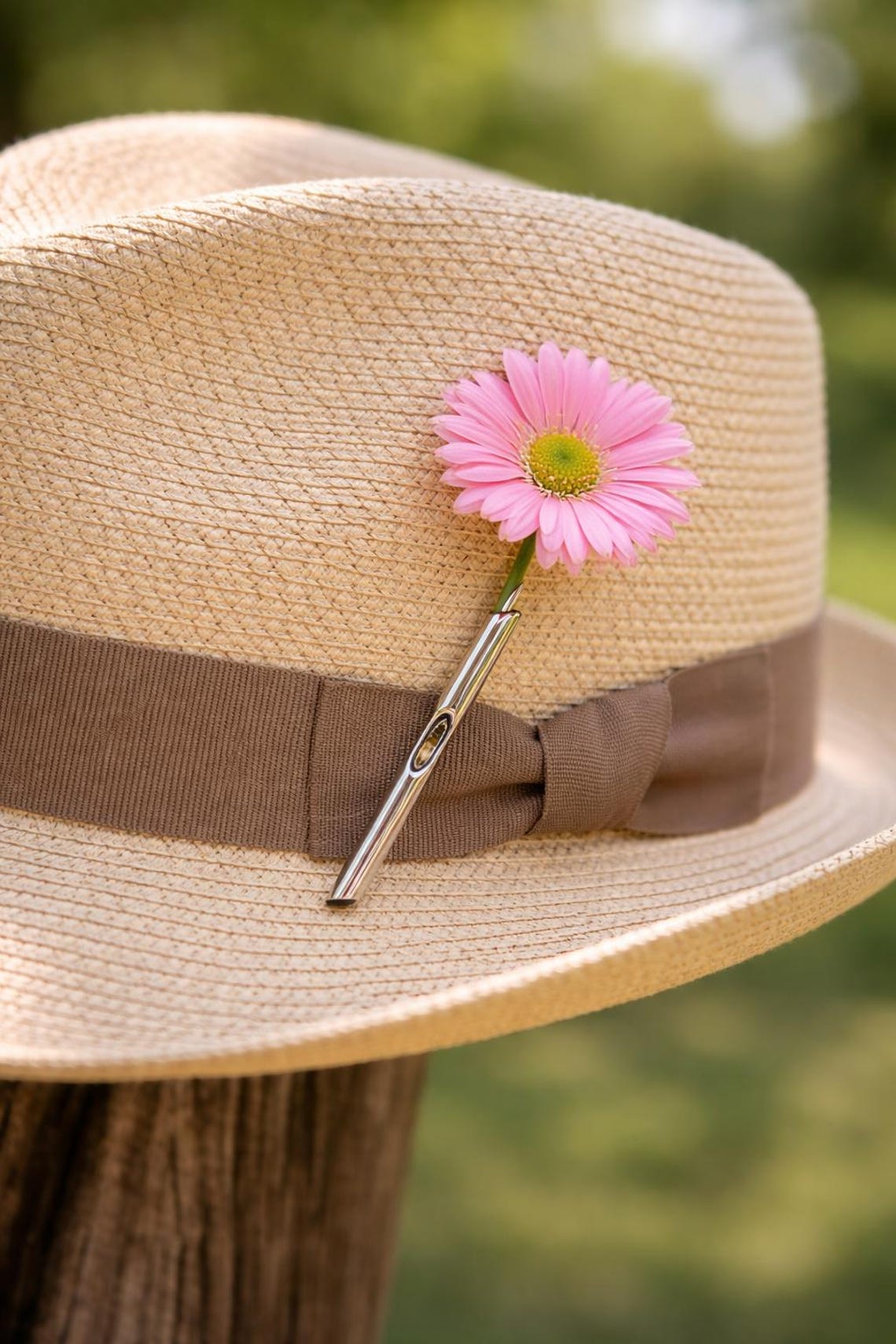 A Nature-Inspired Brooch - Every Petal Creates a New Look, Minimalist Flower Holder Brooch for Weddings & Daily Wear